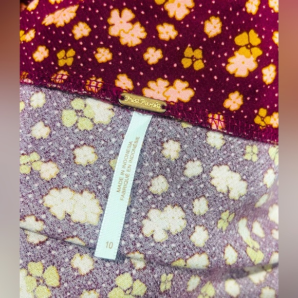 NWT Free People SZ 10 burgundy/pink/gold side zip skirt w/scalloped edge hemline - Picture 4 of 4